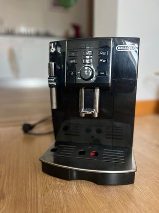 Cafetera DeLonghi Negra Modelo Magnifica