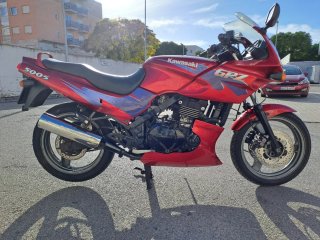 Kawasaki GPZ 900R Top Gun  Kawasaki GPZ 500S