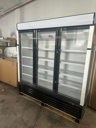 Armario expositor refrigerado 3 puertas