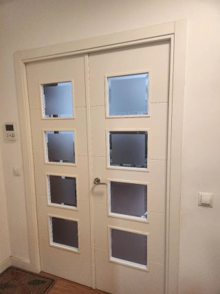 2 Puertas de madera blancas con cristal