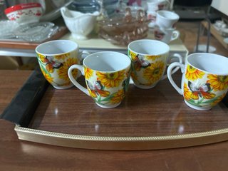 Set 4 Tazzine Caffè Porcellana Fiori Farfalle