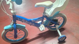 Bicicleta infantil Frozen con ruedines