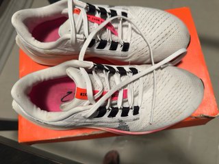 Zapatillas Nike Pegasus 38 Talla 40.