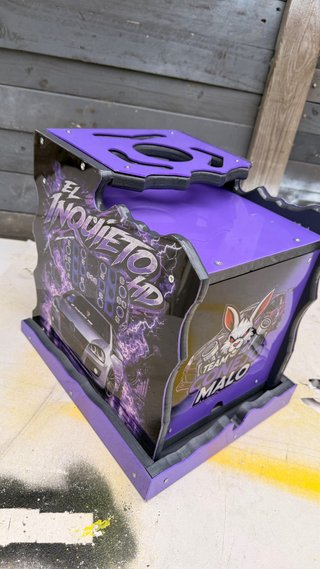 Caja de radio personalizada El Inquieto HD