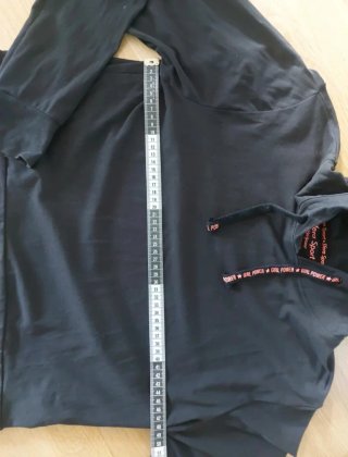 Conjunto deportivo Sfera Sport negro.