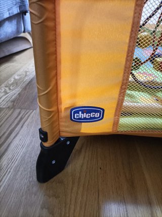 Parque infantil con estampado infantil