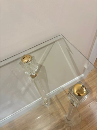 Mesa recibidor cristal y dorado