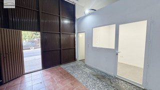 Local comercial en alquiler en Alegría de la Huerta- Jardín de Málaga en Málaga