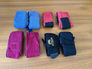 Guantes boxeo y protectores VENUM negros