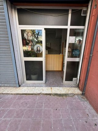 Local comercial en venta en Can Serra en Hospitalet de Llobregat, L´