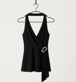 Vestido Pull&Bear negro con etiqueta