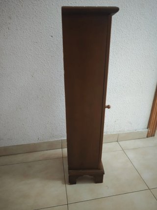 Mueble de madera decorativo