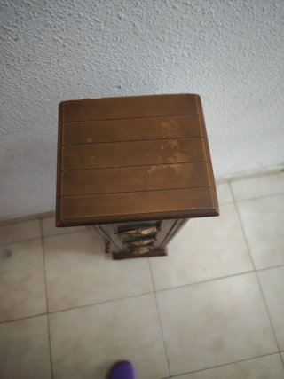 Mueble de madera decorativo