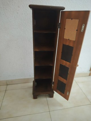 Mueble de madera decorativo