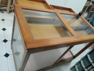 Vitrina expositora vintage madera y cristal