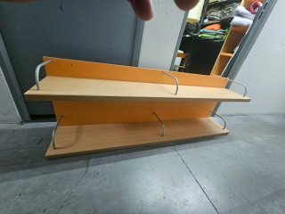 Estantería madera y metal naranja