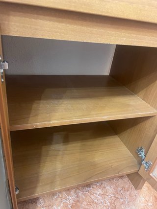 Mueble de baño con lavabo y espejo