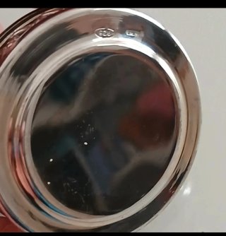 Portapillole in argento con decoro floreale