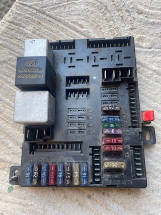 Caja fusibles Mercedes MB 100