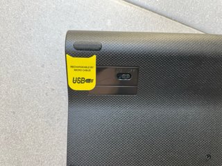 Teclado y Ratón Inalámbricos Negros