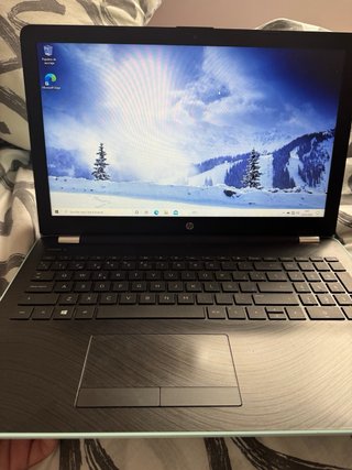 Ordenador portátil HP 15-BS003NS+ cargador + funda