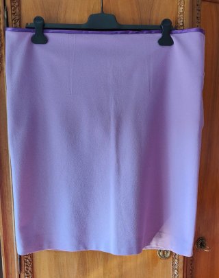 Traje de chaqueta y falda lila