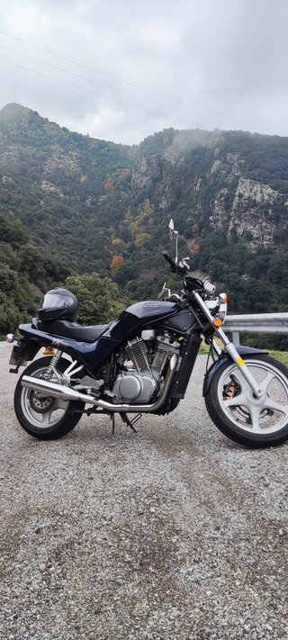 Suzuki VX800 - Clásica, ITV y neumáticos nuevos