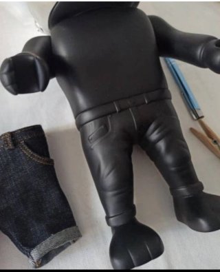 Figura Bulldog Jack Jones con Casco
