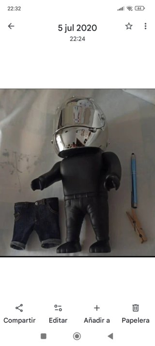 Figura Bulldog Jack Jones con Casco