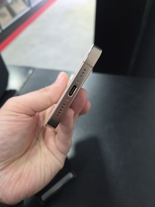 iPhone 16 Pro 128GB Desierto Titanio
