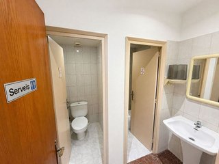 Local comercial en venta en Pedró en Cornellà de Llobregat