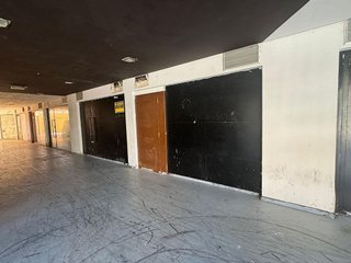 Local comercial en venta en El Puerto en Roquetas de Mar