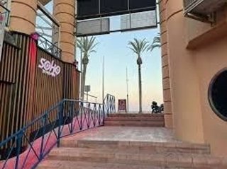 Local comercial en venta en El Puerto en Roquetas de Mar