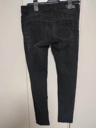 Pantalón vaquero negro