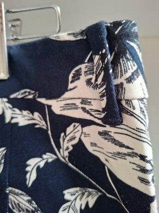 Pantalón estampado floral Zara