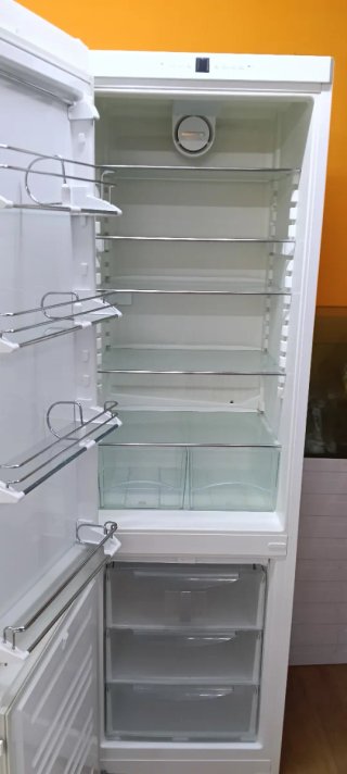 NEVERA COMBI LIEBHERR NO FROST ENERGÍA A+