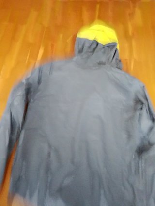 Chubasquero Helly Hansen Gris y Amarillo