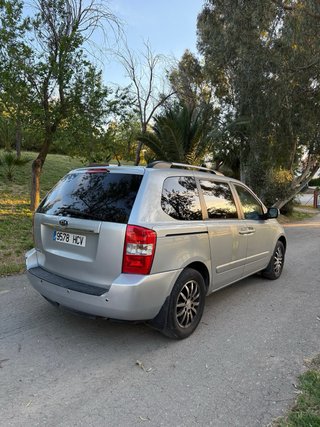 KIA Carnival 2011