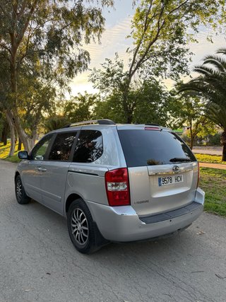 KIA Carnival 2011
