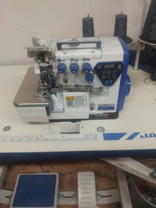 Máquina de coser JUKI Overlock