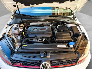 Volkswagen Golf GTI Performance DSG6