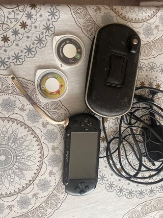 Sony PSP Street Nera + Giochi e Accessori