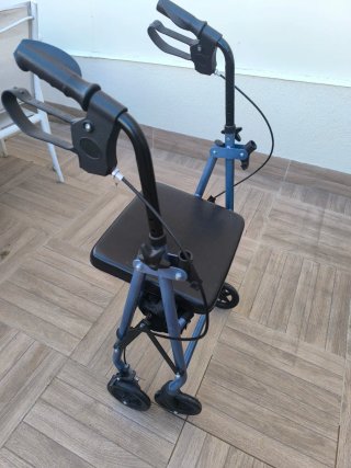 Andador plegable 4 ruedas con freno y bolsa