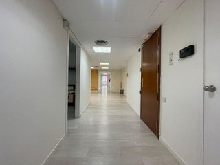 Oficina en alquiler en Les Corts en Barcelona