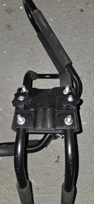 Supporto per kayak da auto