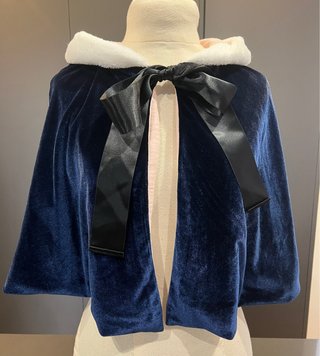 Capa terciopelo azul con forro rosa