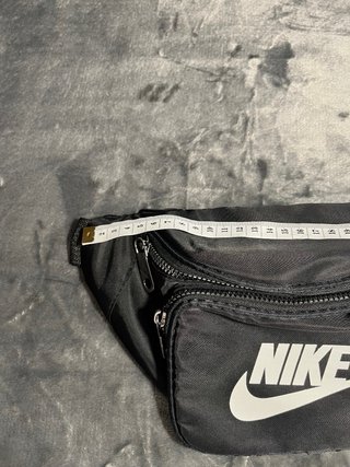 Riñonera Nike Negra deportiva o para vestir
