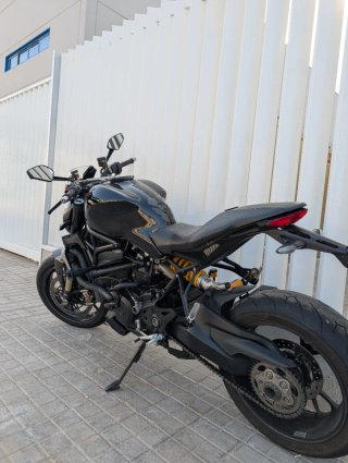 Ducati Monster 1200R