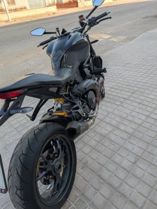 Ducati Monster 1200R