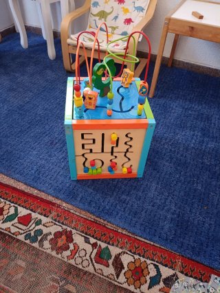 Cubo de actividades para bebés